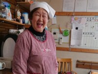笑顔でおいしい料理つくります